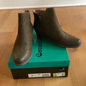 Chocolate Blu brand new in box Kacy wedge bootie green suede. Gorgeous!